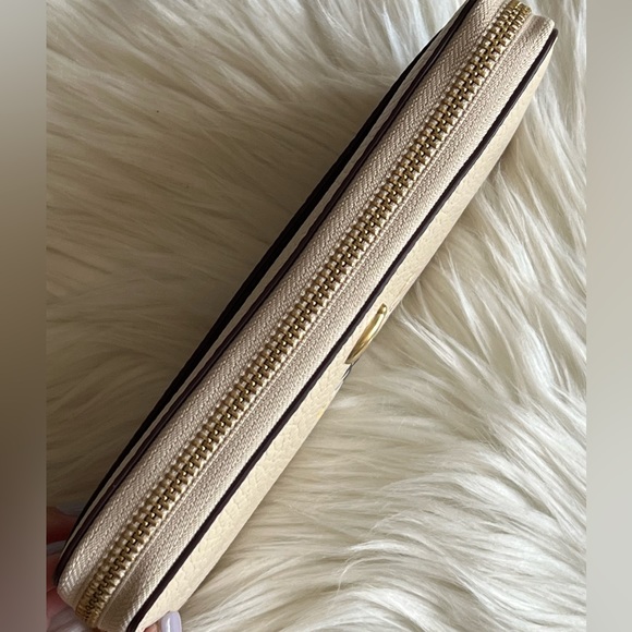 CH472 - Disney X Coach Accordion Zip Wallet with Minnie Mouse - Picture 5 of 11